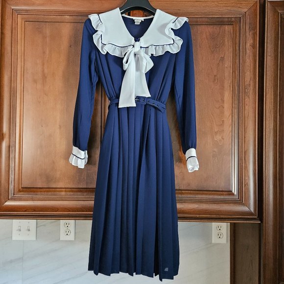 VINTAGE Box Pleat Dress - Picture 1 of 8